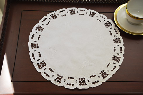 White Dynasty Round Doilies 14" Round. 4 pieces pack